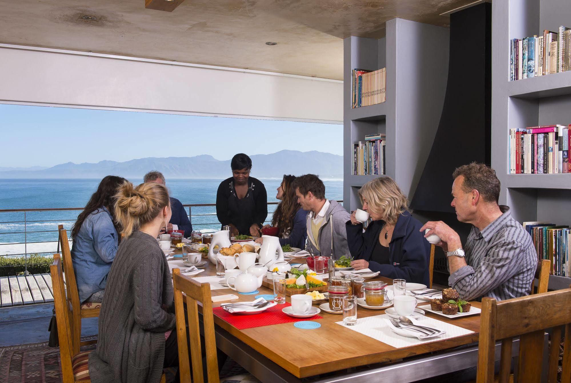Whalesong Lodge Gansbaai Εξωτερικό φωτογραφία